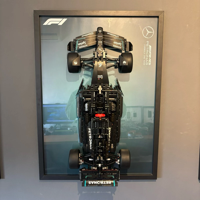 Poster para Quadro Lego Mercedes W14 – 50x70cm: Decoração com Estilo e Paixão por Fórmula 1.